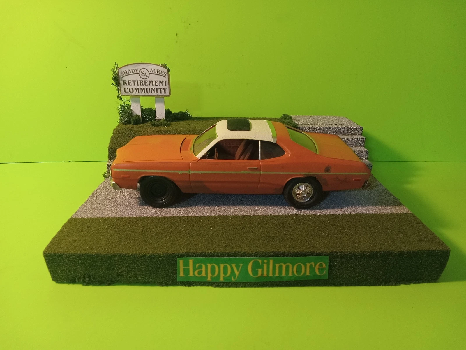 1:25 Scale Plymouth Duster Happy Gilmore Display Diorama