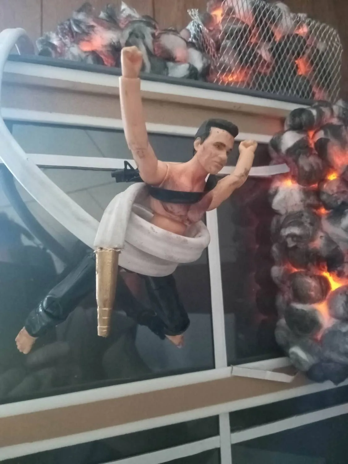 Die Hard Nakatomi Plaza Rooftop Jump Diorama 1:12 Scale Lights Up for 7 inch Figures thumbnail 2