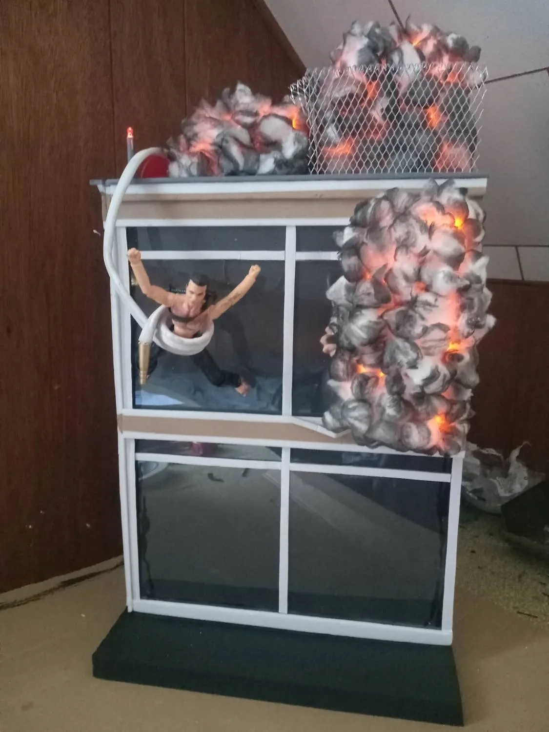 Die Hard Nakatomi Plaza Rooftop Jump Diorama 1:12 Scale Lights Up for 7 inch Figures thumbnail 3