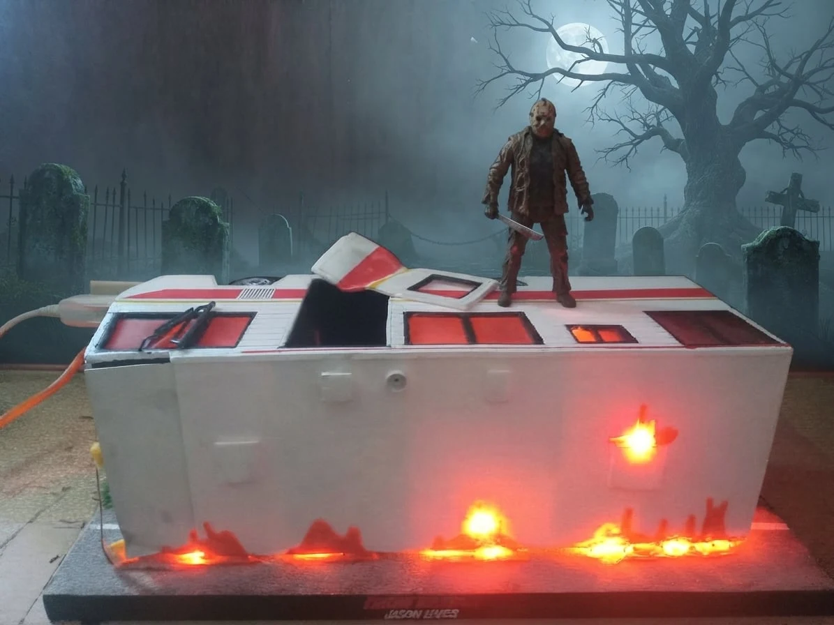 Friday the 13th Part VI Jason Lives Burning RV Diorama for 7 Inch NECA Figures thumbnail 5