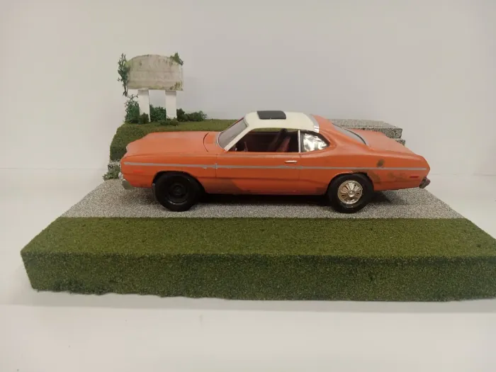 1:25 Scale Plymouth Duster Happy Gilmore Display Diorama