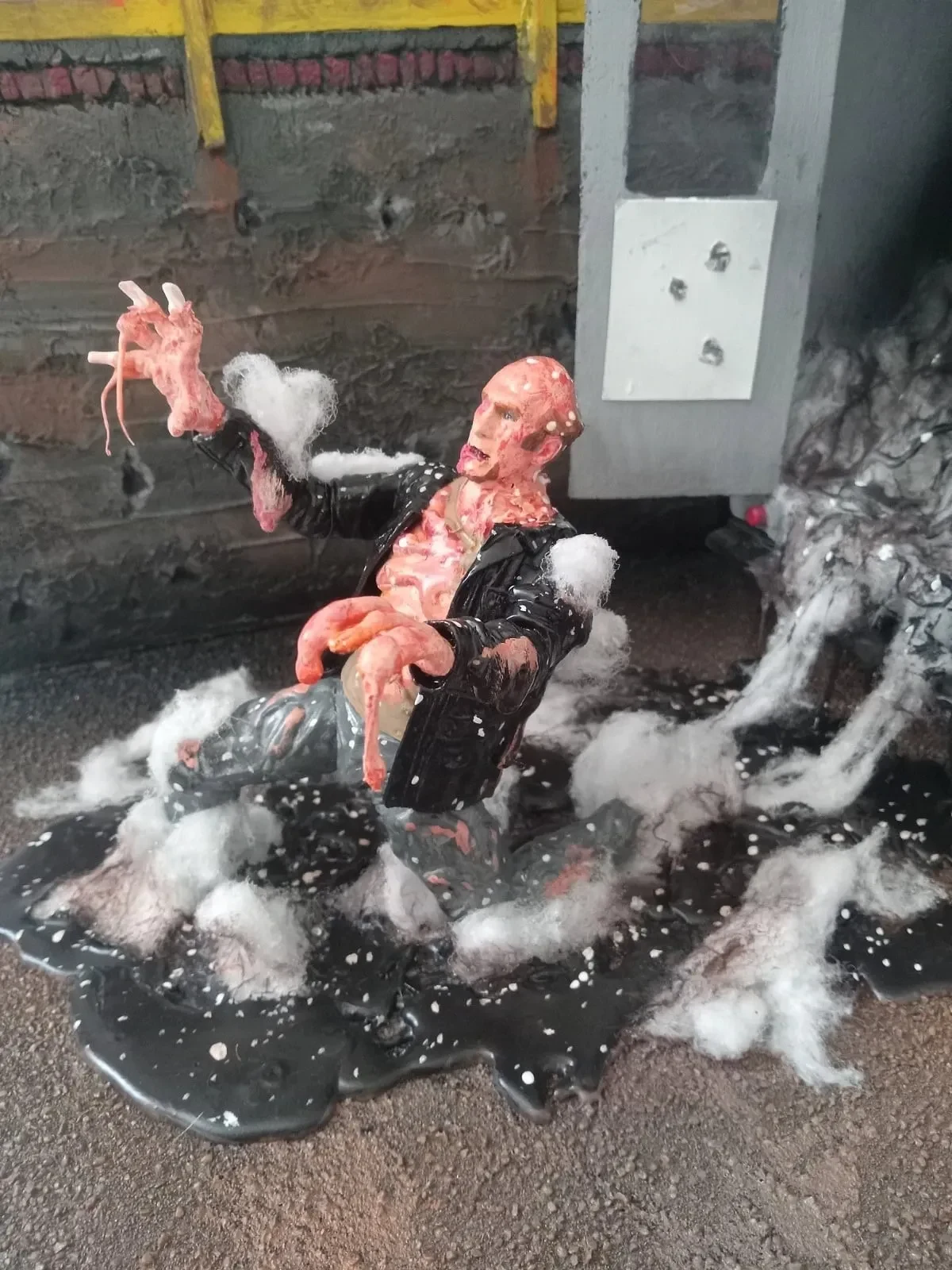 Robocop Toxic Waste Emil Diorama thumbnail 15