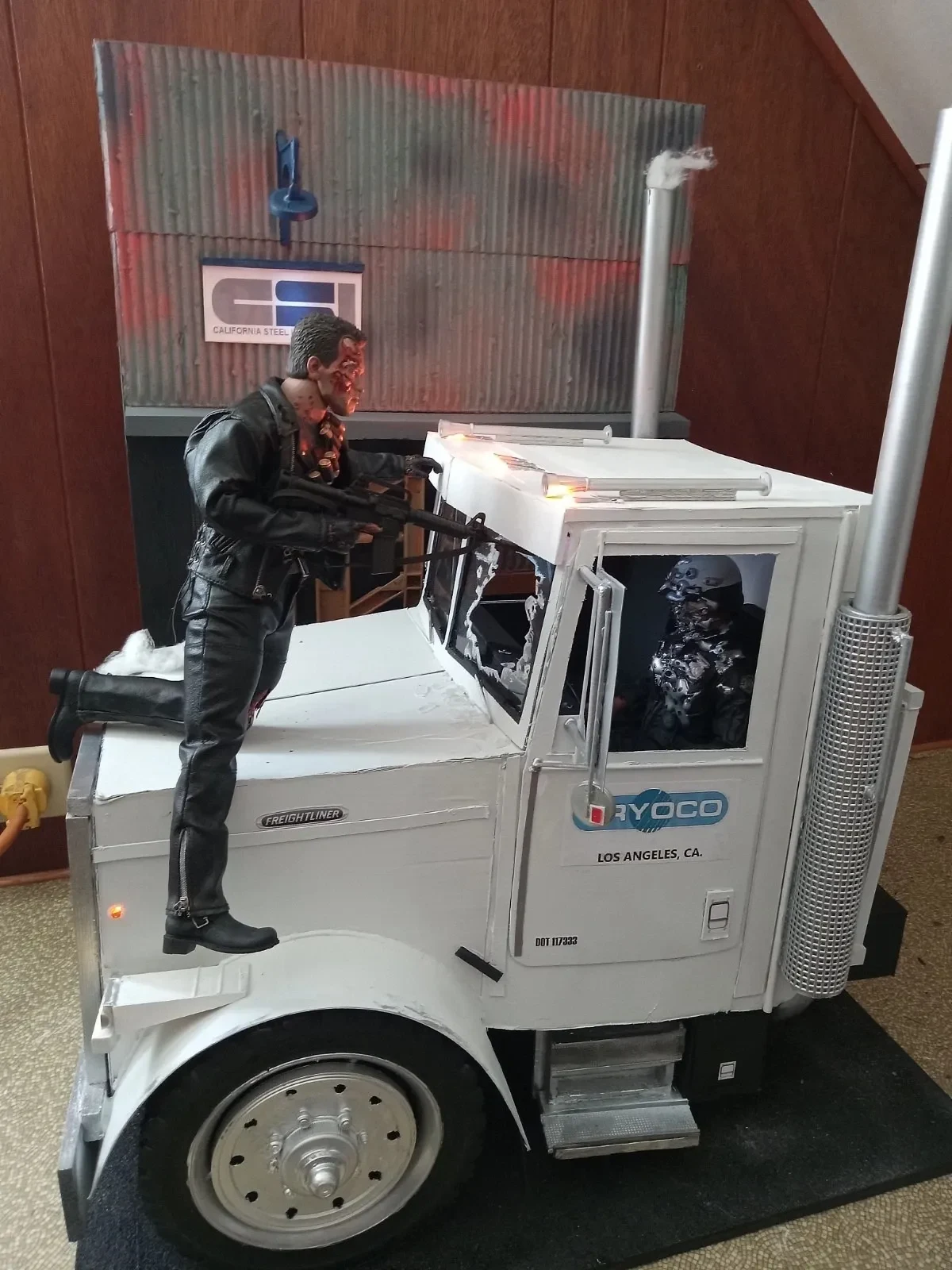 T2 Liquid Nitrogen Tanker Diorama thumbnail 3