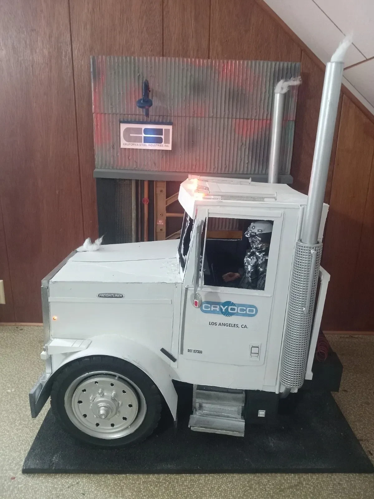 T2 Liquid Nitrogen Tanker Diorama thumbnail 20