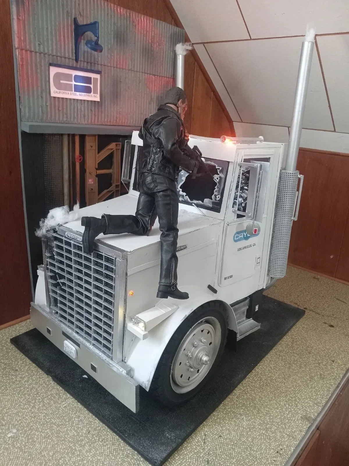 T2 Liquid Nitrogen Tanker Diorama thumbnail 4