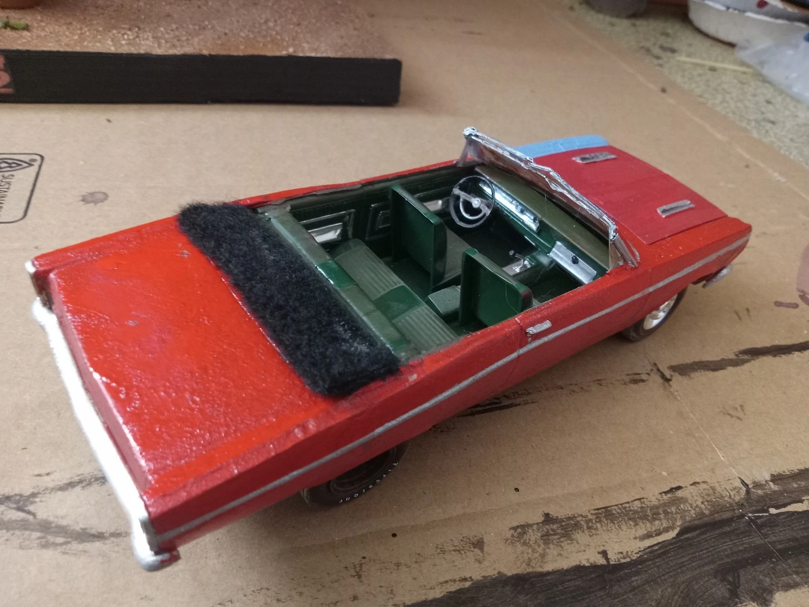 Texas Chainsaw Massacre 2 K-OKLA Radio Station Diorama 1:24 Scale Lights Up With 2 Cars thumbnail 11