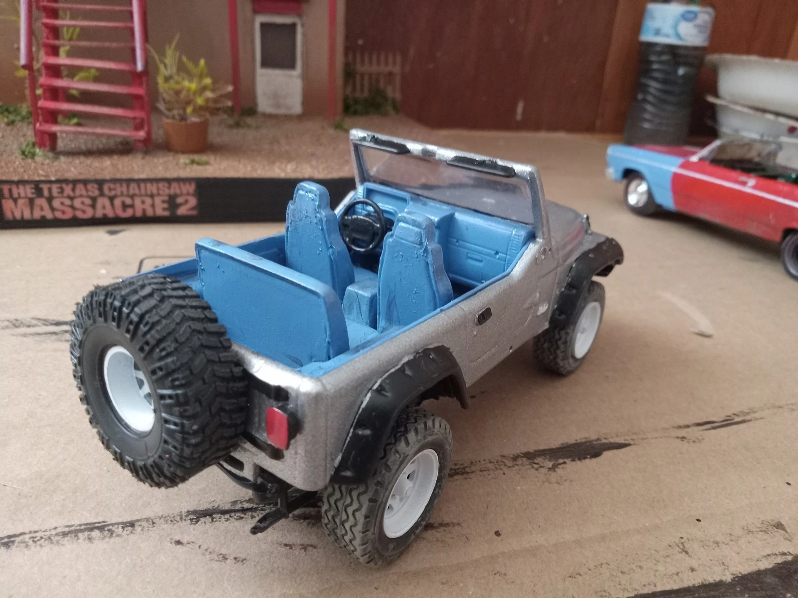 Texas Chainsaw Massacre 2 K-OKLA Radio Station Diorama 1:24 Scale Lights Up With 2 Cars thumbnail 9