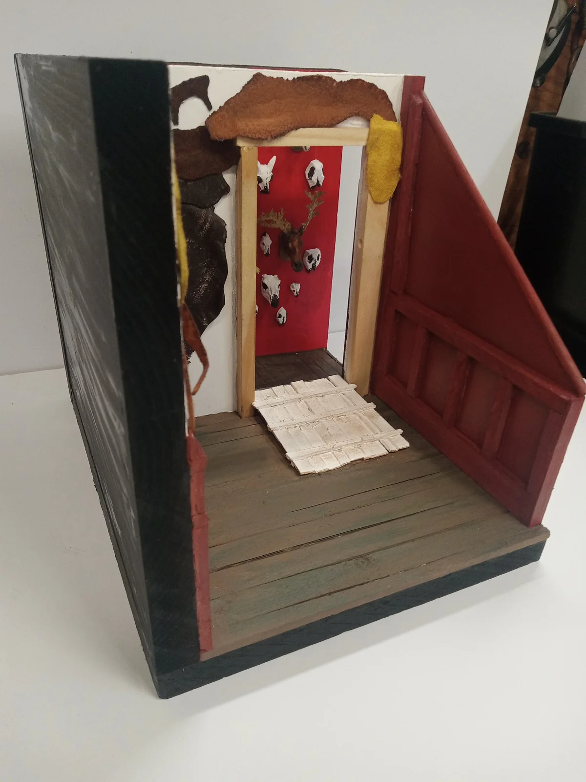 The Texas Chain Saw Massacre — The Sawyer House Interior (1:12) thumbnail 3