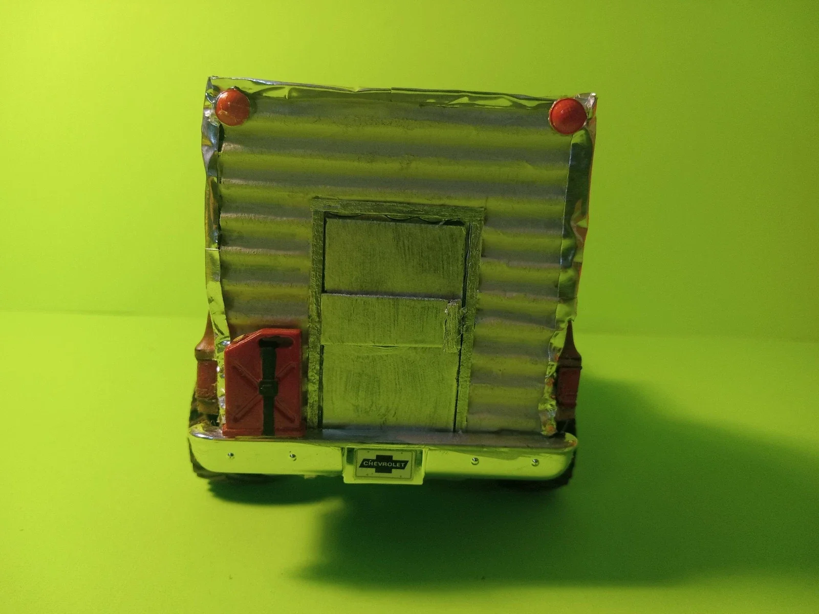 2 Custom 1:24 Scale Twister 1996 Movie Trucks. Revell. Jo's Yellow Jeep thumbnail 4