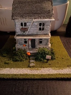 Photo left by the buyer of HO-Scale Michael Myers House Halloween 1978 Replica Building Custom Made